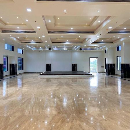 Vedika Garden Hotel Lonavala Ngoại thất bức ảnh