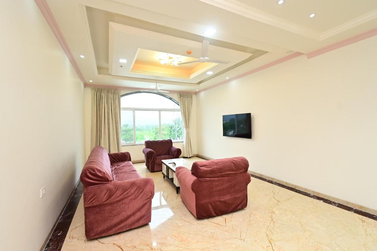 Vedika Garden Hotel Lonavala Ngoại thất bức ảnh