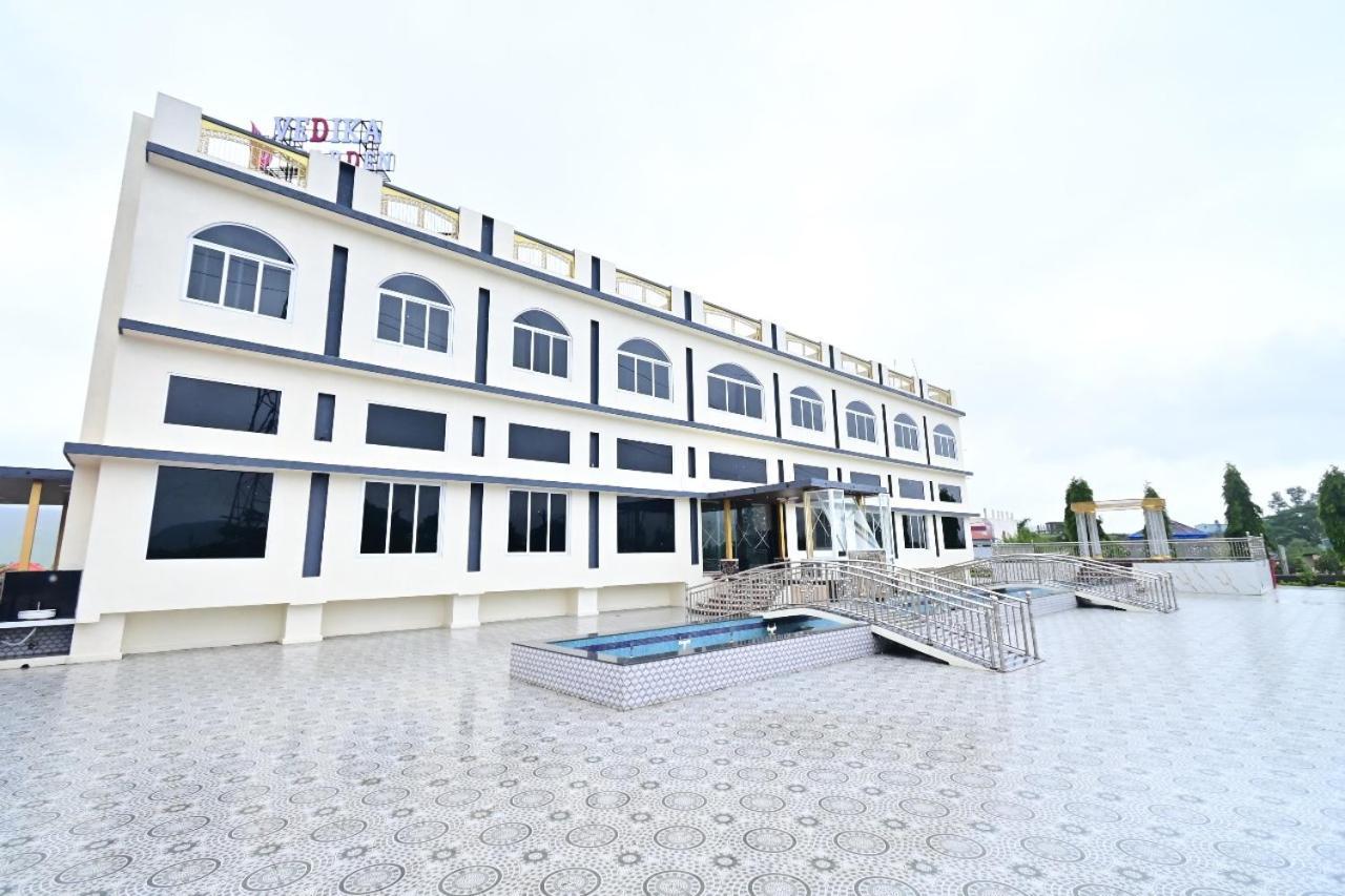 Vedika Garden Hotel Lonavala Ngoại thất bức ảnh