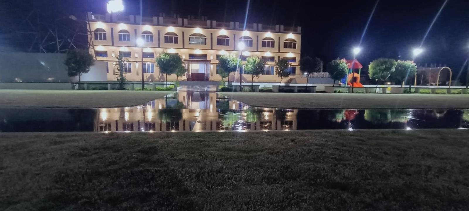 Vedika Garden Hotel Lonavala Ngoại thất bức ảnh