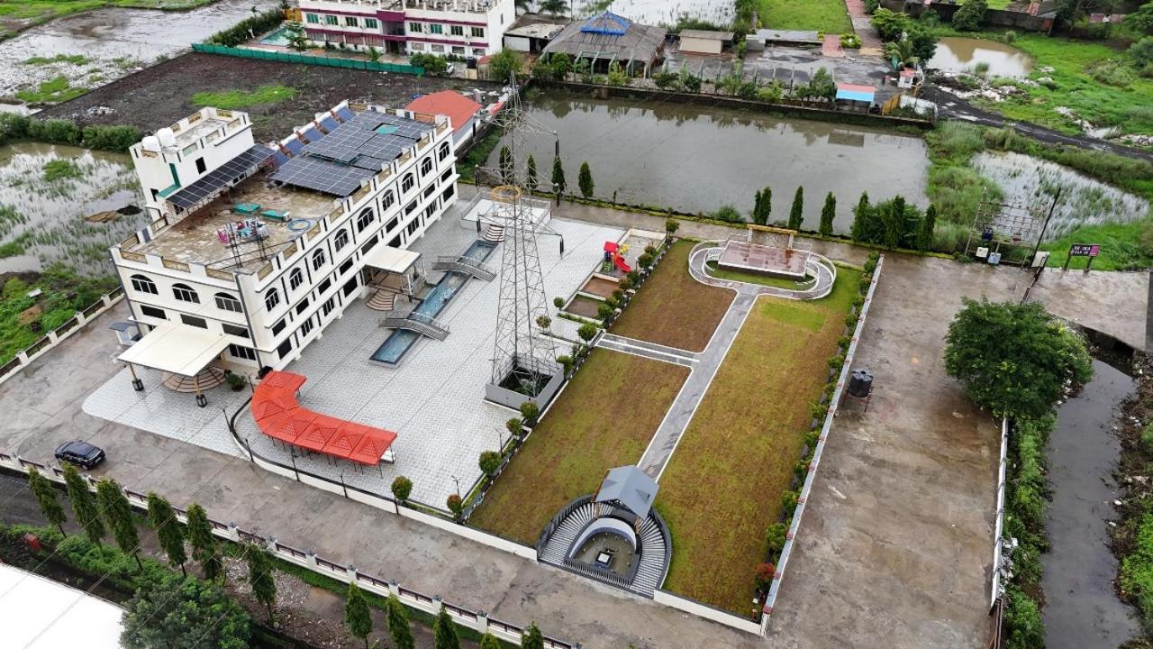 Vedika Garden Hotel Lonavala Ngoại thất bức ảnh
