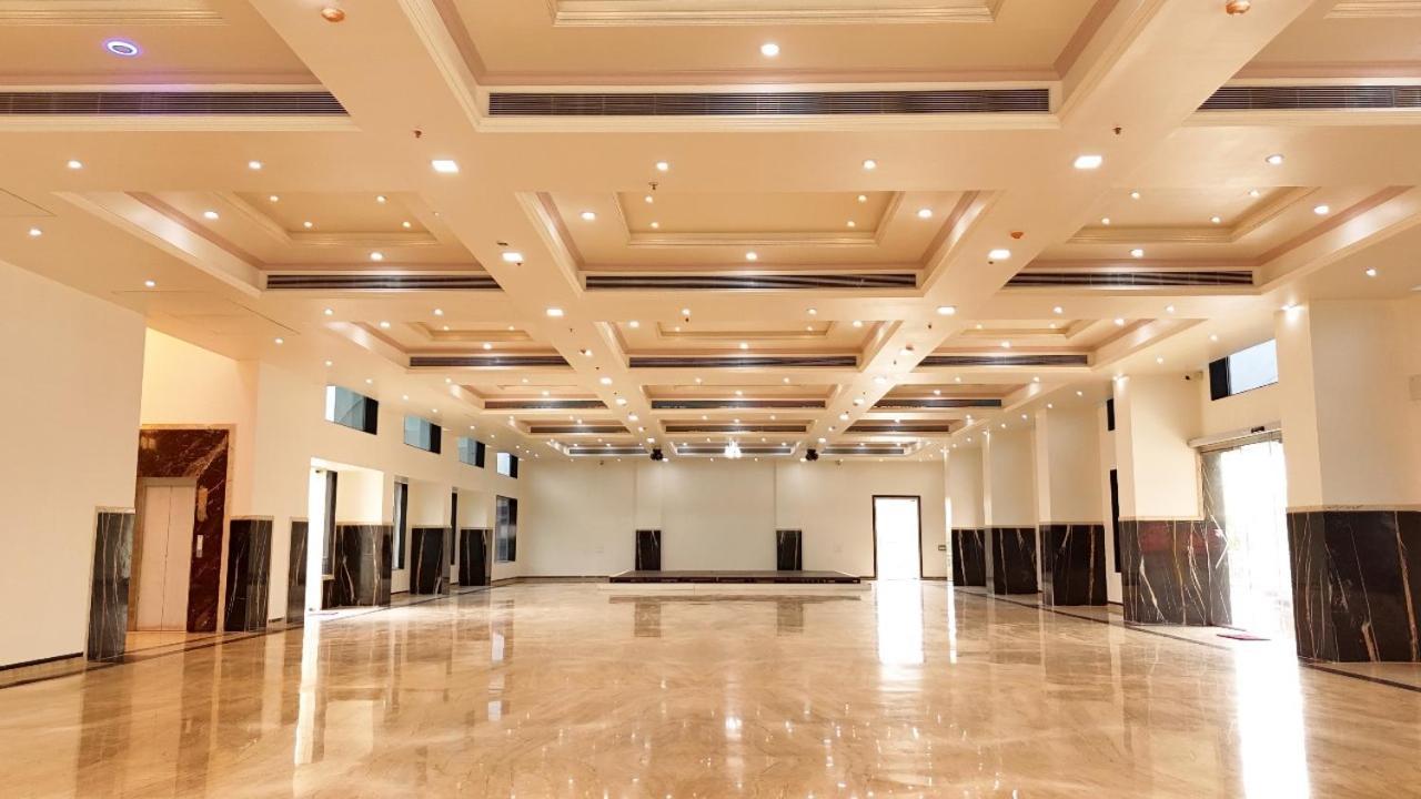 Vedika Garden Hotel Lonavala Ngoại thất bức ảnh