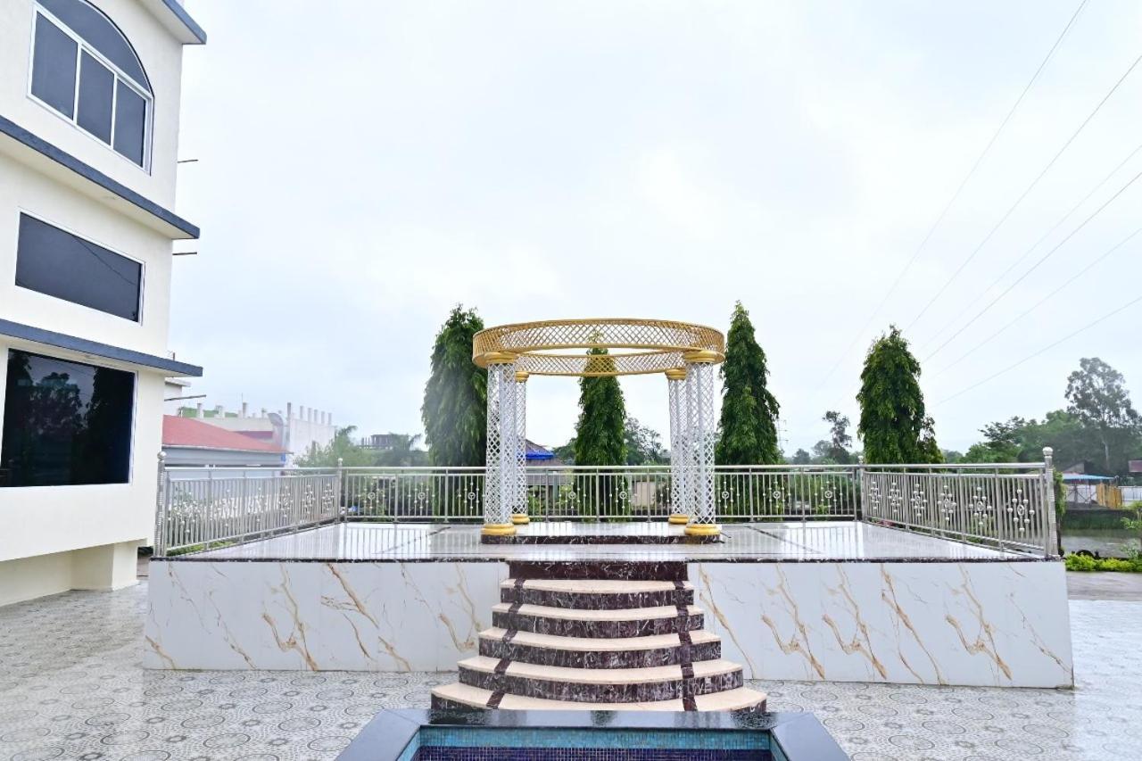 Vedika Garden Hotel Lonavala Ngoại thất bức ảnh
