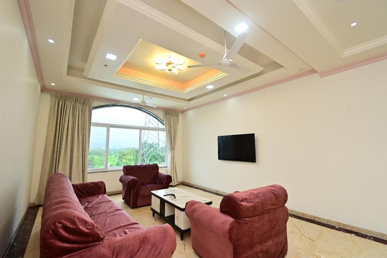 Vedika Garden Hotel Lonavala Ngoại thất bức ảnh