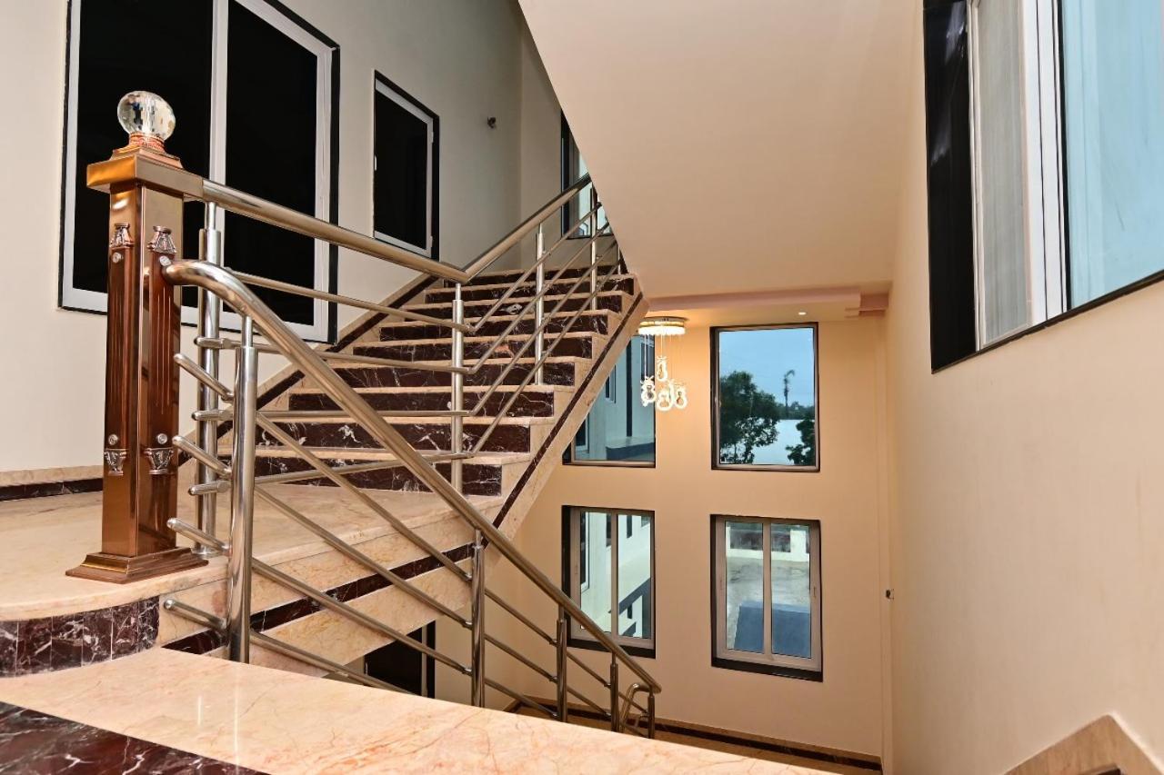 Vedika Garden Hotel Lonavala Ngoại thất bức ảnh